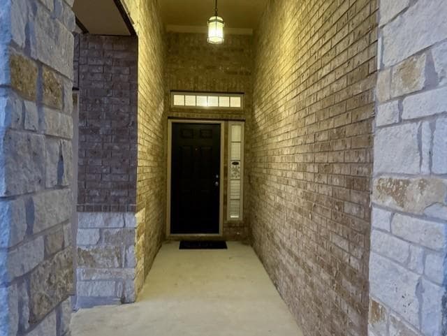 712 Manzano Ln
