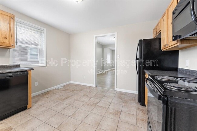 Photo - 647 Elm St
