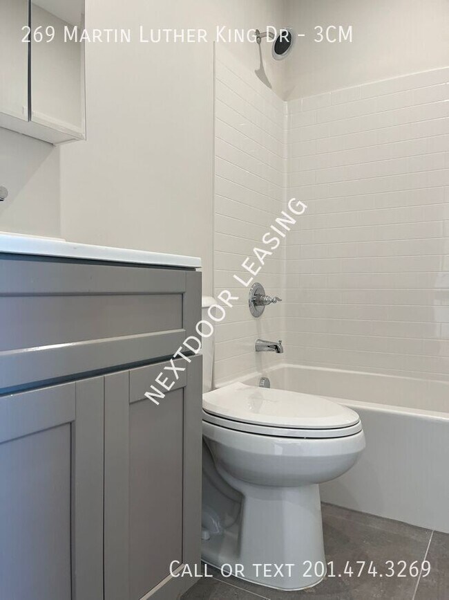 Photo - 269 Martin Luther King Dr-3CM Unidad 3CM