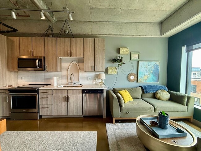 Building Photo - FURNISHED STUDIO IN THE HEART OF THE NORTH LOOP - UTILITIES INCLUDED!