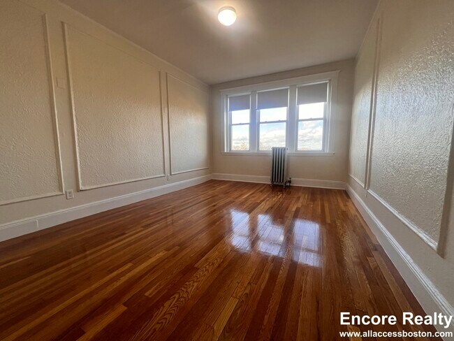 Photo - 1782 Commonwealth Ave Unidad 3