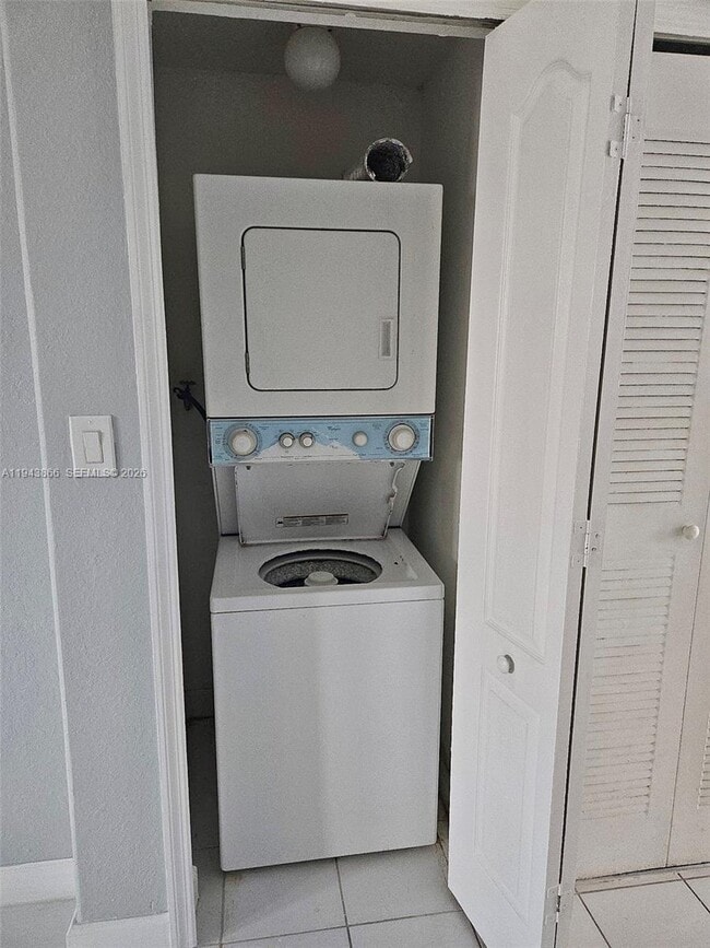 Photo - 2908 SE 17th Ave Unit 203