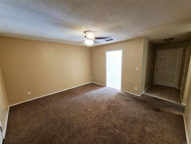 Photo - 3024 Cross Creek Dr