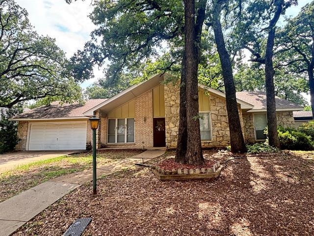 Building Photo - 2107 Botts Dr