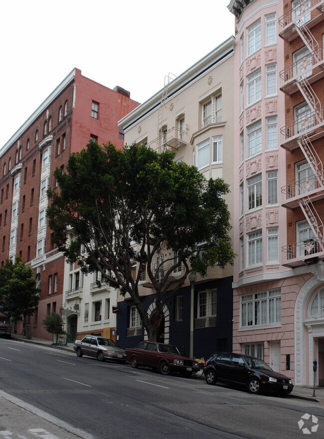 828 Jones St - 828 Jones