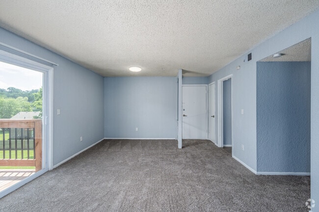 2BR, 1BA - 925SF - Dining Room