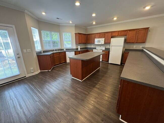 Photo - Amazing Deal! Great Location! 3 Bedroom 2....