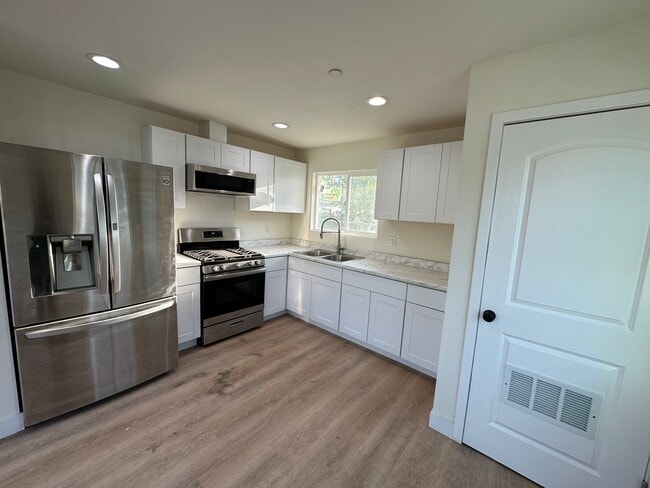 Photo - 10730 Crockett St