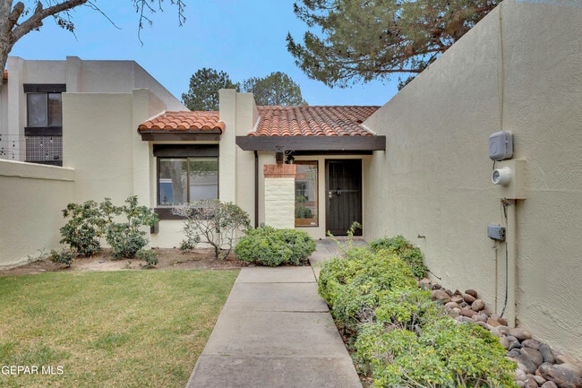 Photo - 620 Lakeway Dr
