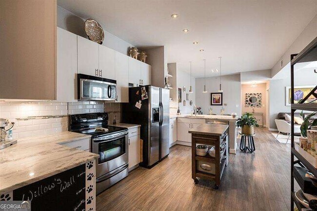 Photo - 5300 Peachtree Rd Unidad 3205