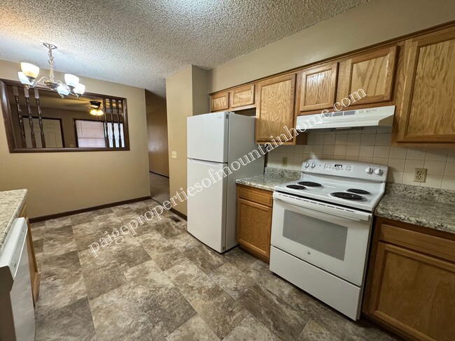 705 Winchester St Unit 703 Winchester St