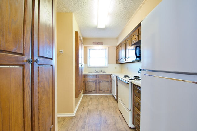 Photo - 804 N 62nd St