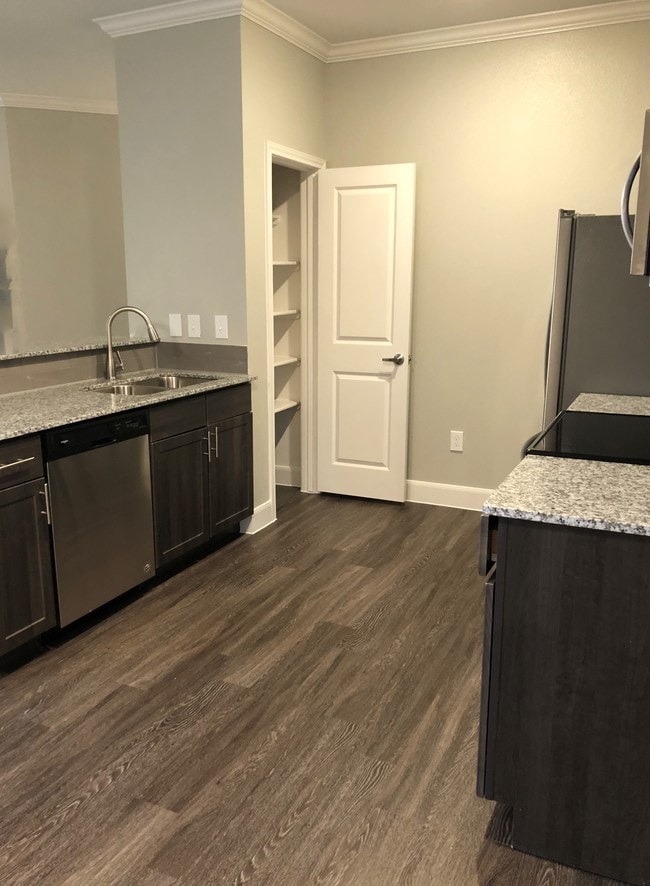 Silverwood at Hackberry Creek Apartments Mont Belvieu, TX