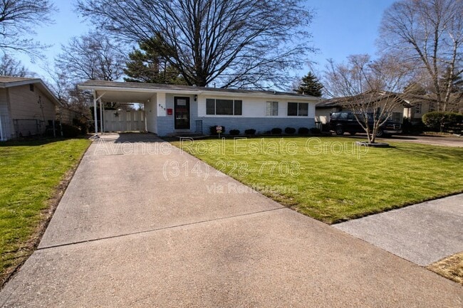 Photo - 858 Hazelvalley Dr