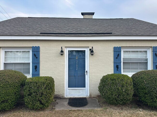 Photo - Updated 2 Bed 1 Bath Duplex