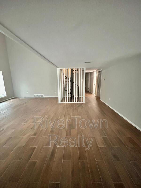 Photo - 3353 Fairbanks St