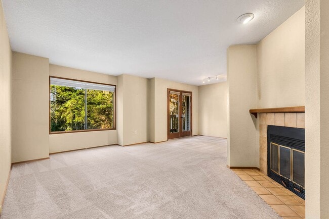 Photo - 2 Bedroom 2 Bathroom Condo Near Downtown Kirkland Unit UM-SHI320_03