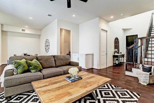 Photo - 8808 Hollister Pine Ct