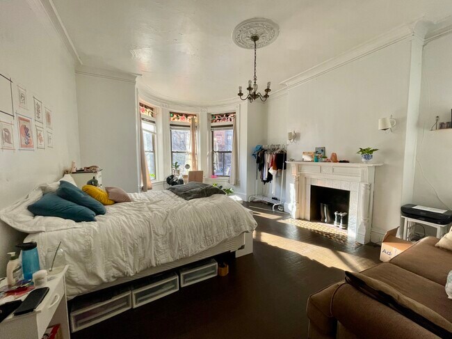 Front BR - 73 Westland Ave Unidad 4