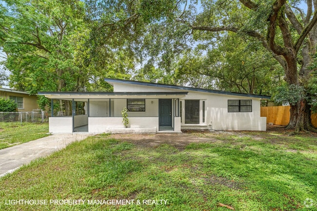 Building Photo - Renovated 3 Bed/2 Bath Home with Den & Off...