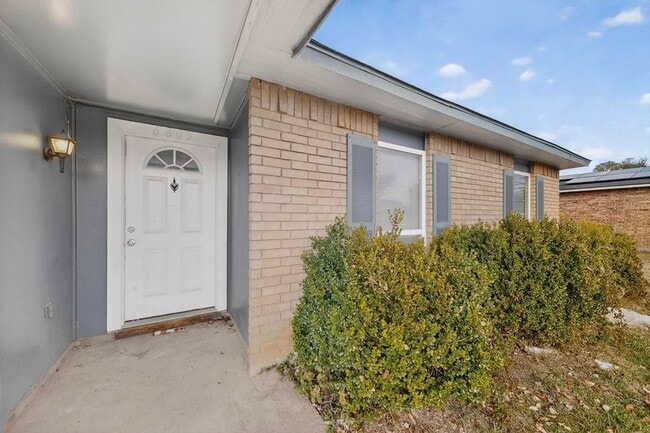 Photo - 6805 Newcastle Pl