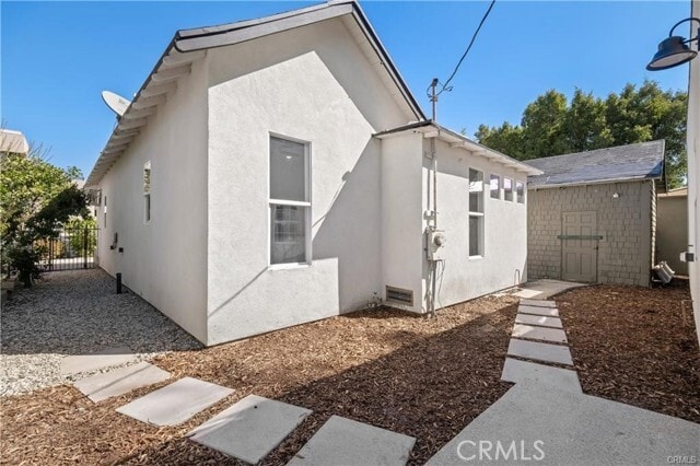 10808 Sarah St