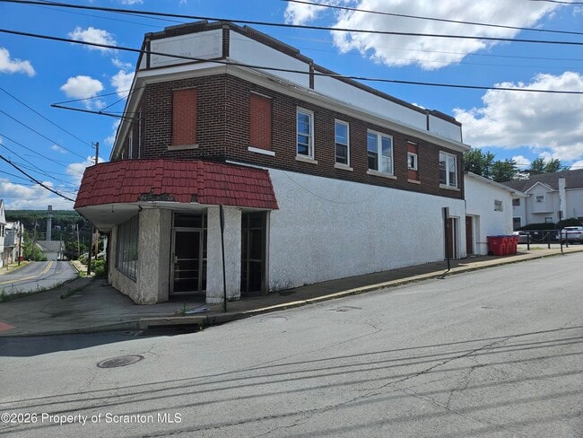 Building Photo - 61 Fallbrook St