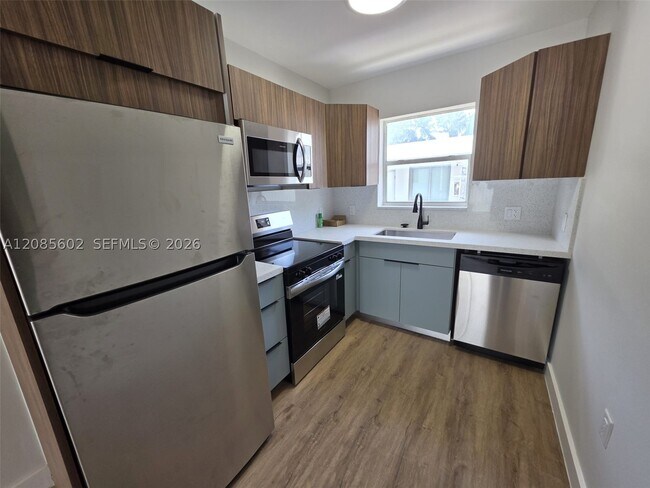 570 NE 63rd St Unidad 3
