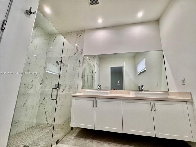 Photo - 8143 NW 45th St