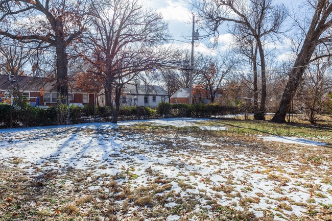 Photo - 628 S Mission Rd