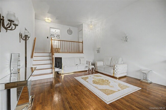 6 Westwind Rd