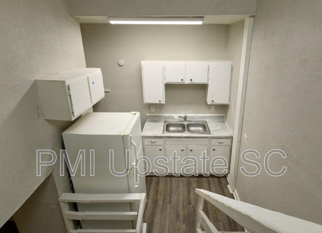 Photo - 181 N Fairview Ave Unit C