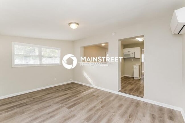 Photo - 3 Bedroom Pet-Friendly Home in Tampa, FL w...