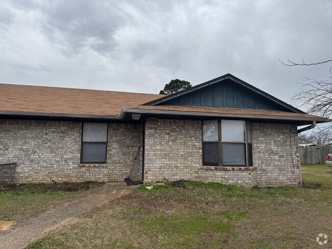 Building Photo - 4141 Stoneridge Dr Rental