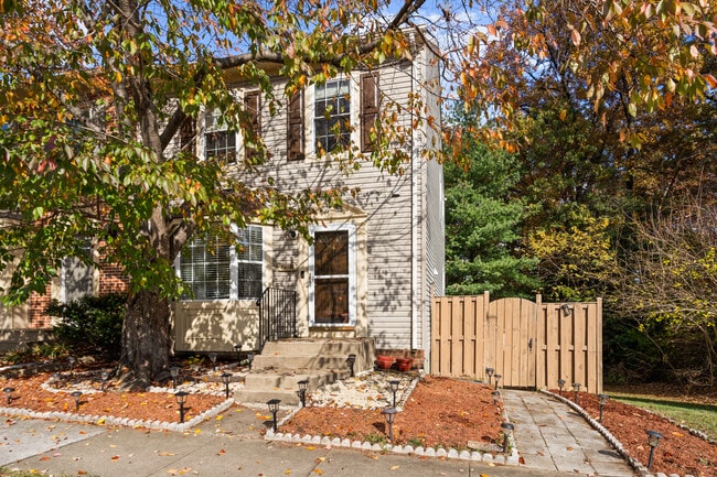 Building Photo - 7417 Wilma Ln