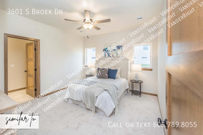 Photo - 3601 S Broek Dr