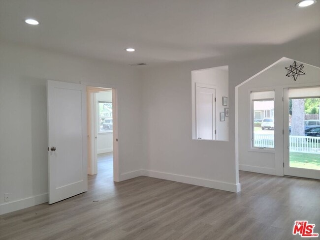 Photo - 4419 Wortser Ave