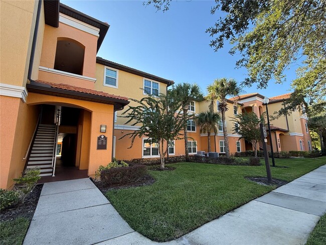 Building Photo - 5463 Vineland Rd