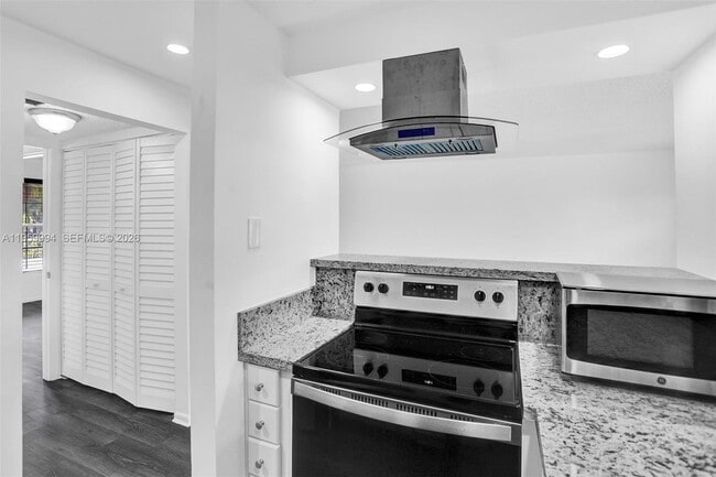 Photo - 4211 NW 19th St Unidad 194