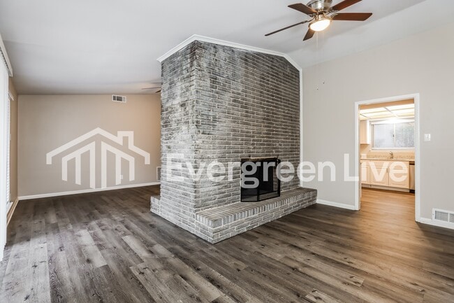 Photo - 9538 Vinewood Dr