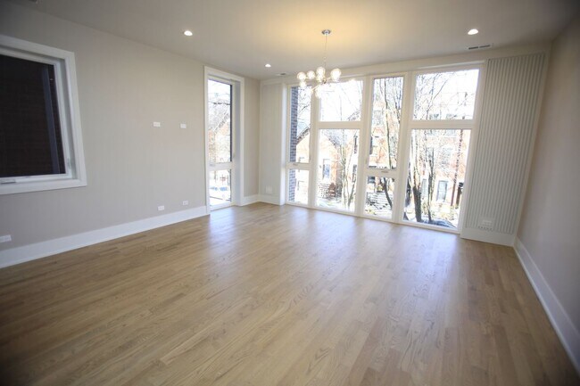 Photo - 1029 N Winchester Ave