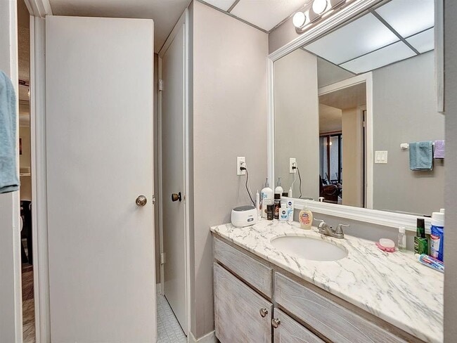 Building Photo - 12 Royal Palm Way Unit 5040 Rental
