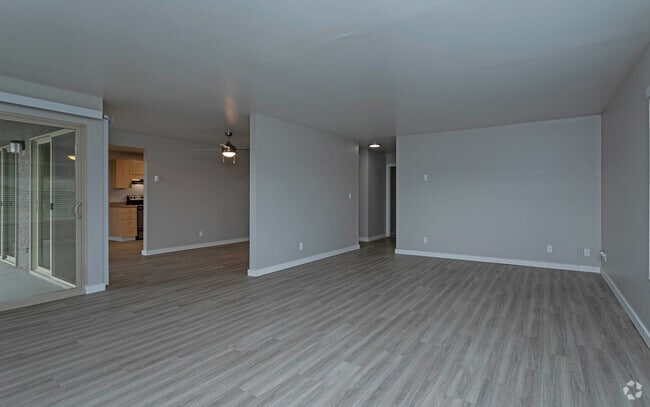 3BR, 2BA - 1,408SF