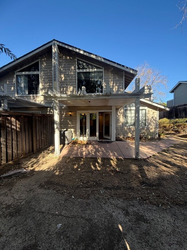 Photo - Thousand Oaks - Three Bedroom, 2.5 Bath