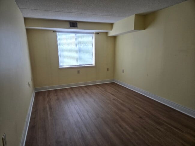 Photo - 20-30-30 Daniels St Unit 607