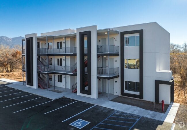Building Photo - The Orchards Apartments Unit 203