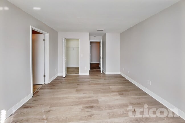 Photo - 1020 Red Oak Cir