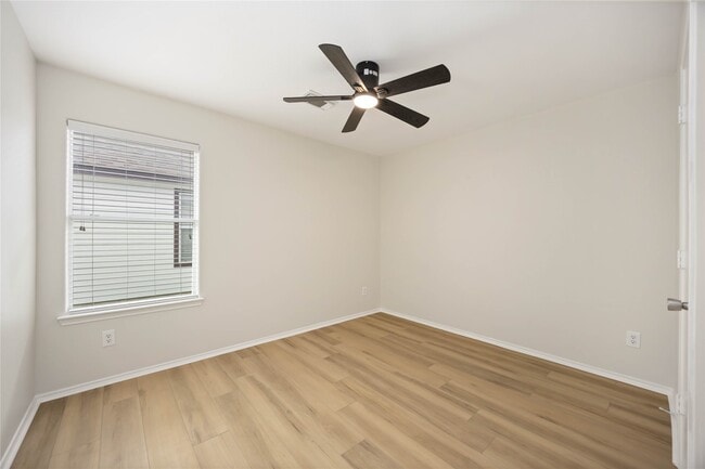 Photo - 1827 Cold River Dr