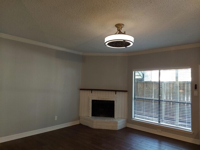 Building Photo - 1100 Augusta Dr Unit 61