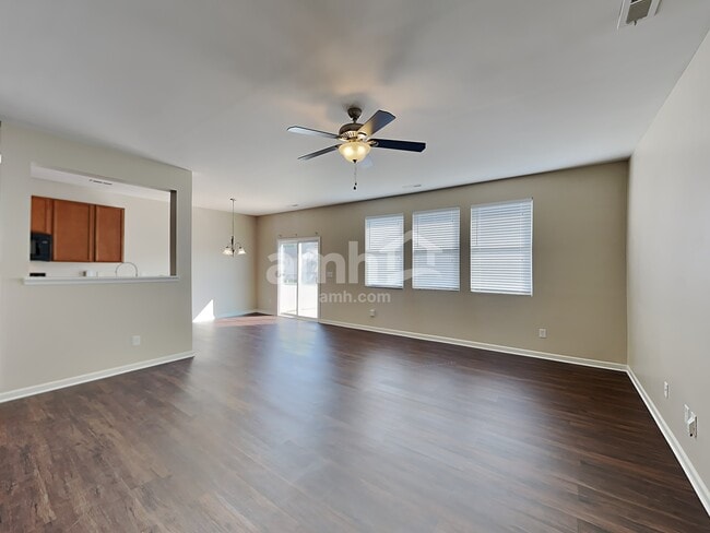 Photo - 1026 Skillbeck Rd